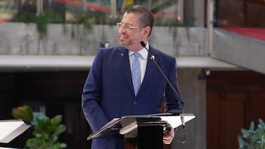 Rodrigo Chaves planeaba ir a funeral de policía asesinado, pero no pudo por esta razón