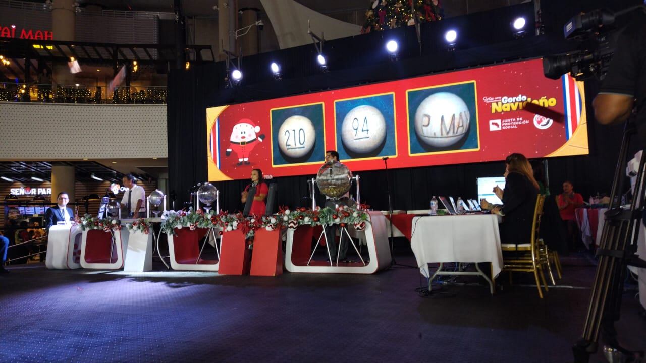 El número 94 con la serie 210 es el Gordo Navideño 2023.
Fotografía: Fiorella Montoya