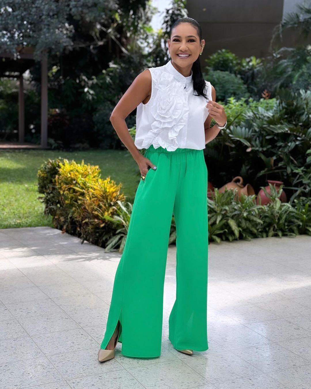 Nancy Dobles, presentadora de Teletica junto a sus hijos Daniel y Gabriel.