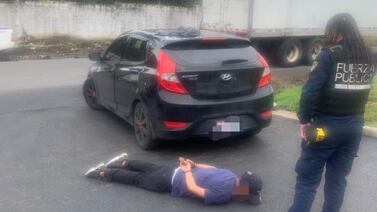 Policía balea a quinceañero que habría intentado apuñalarlo