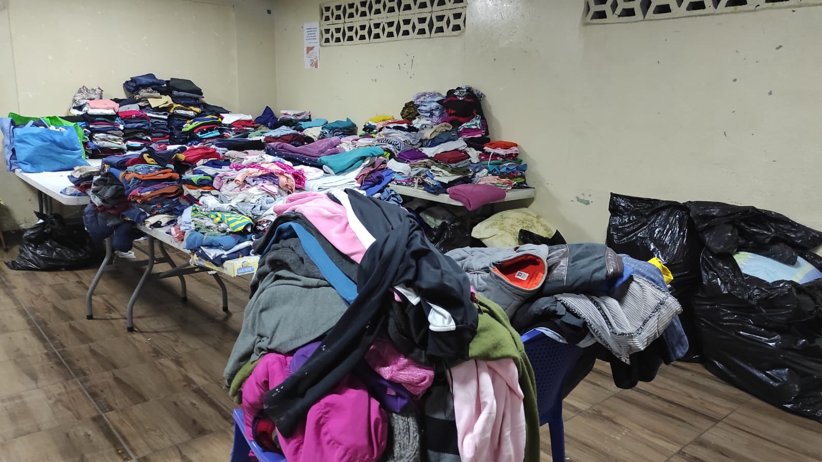 Inundaciones afectan Desamparados. Foto Lisandro Porras.