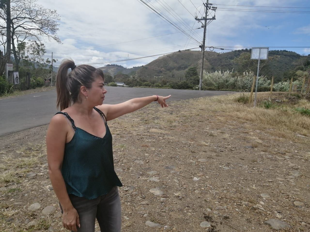 Busqueda de Alisson Bonillas, joven desaparecida en Ujarrás. Foto Keyna Calderón.