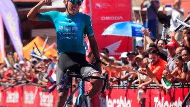 Tico Donovan Ramírez sigue de lider en la Vuelta Ciclística a Costa Rica en una de las etapas más rudas