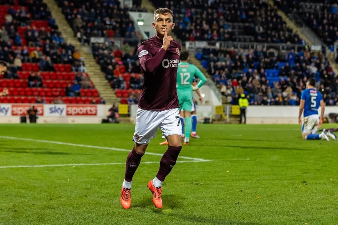 Kenneth Vargas destaca en importante lista de latinoamericanos en Europa.