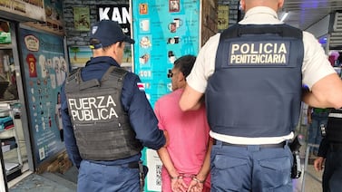 Hombre que se fugó de centro penal fue sorprendido cuando estaba esperando un bus