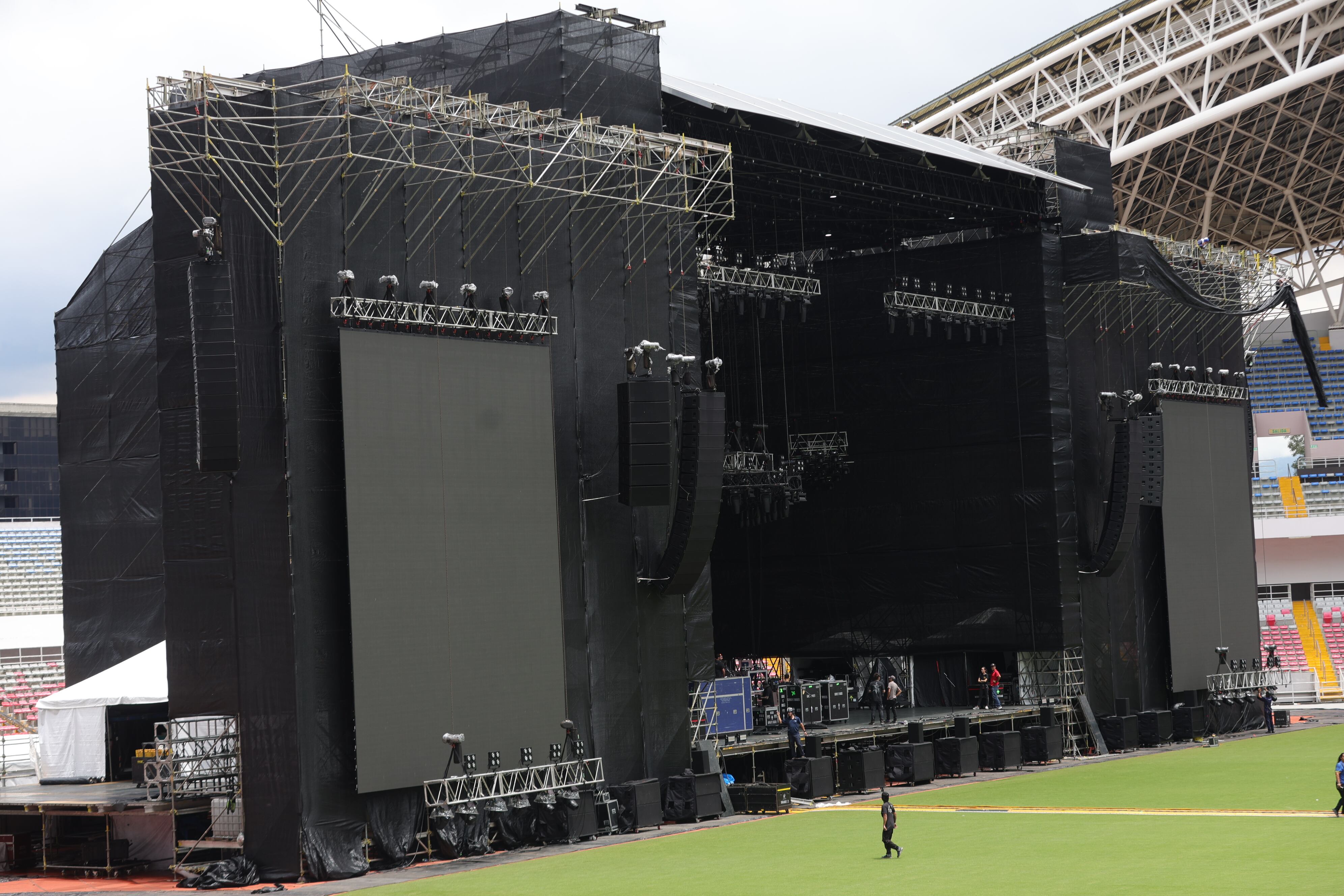 Retratos de Don Stock Well tarimas de montaje de concierto de Gun’s and Roses / foto John Durán