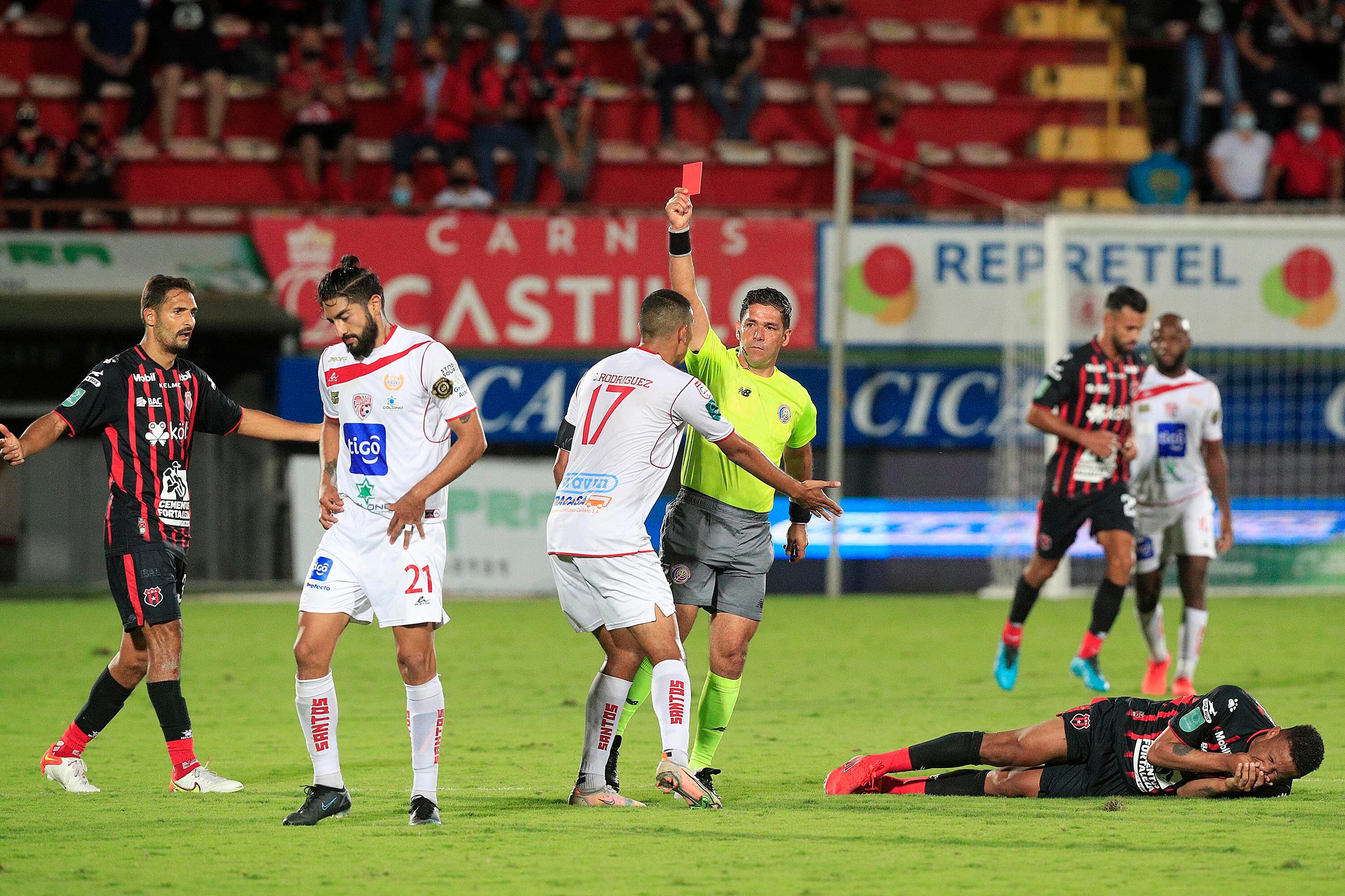 Futbol Picante En Vivo Espn2 El árbitro Hugo Cruz vuelve al fútbol nacional justo en el momento más