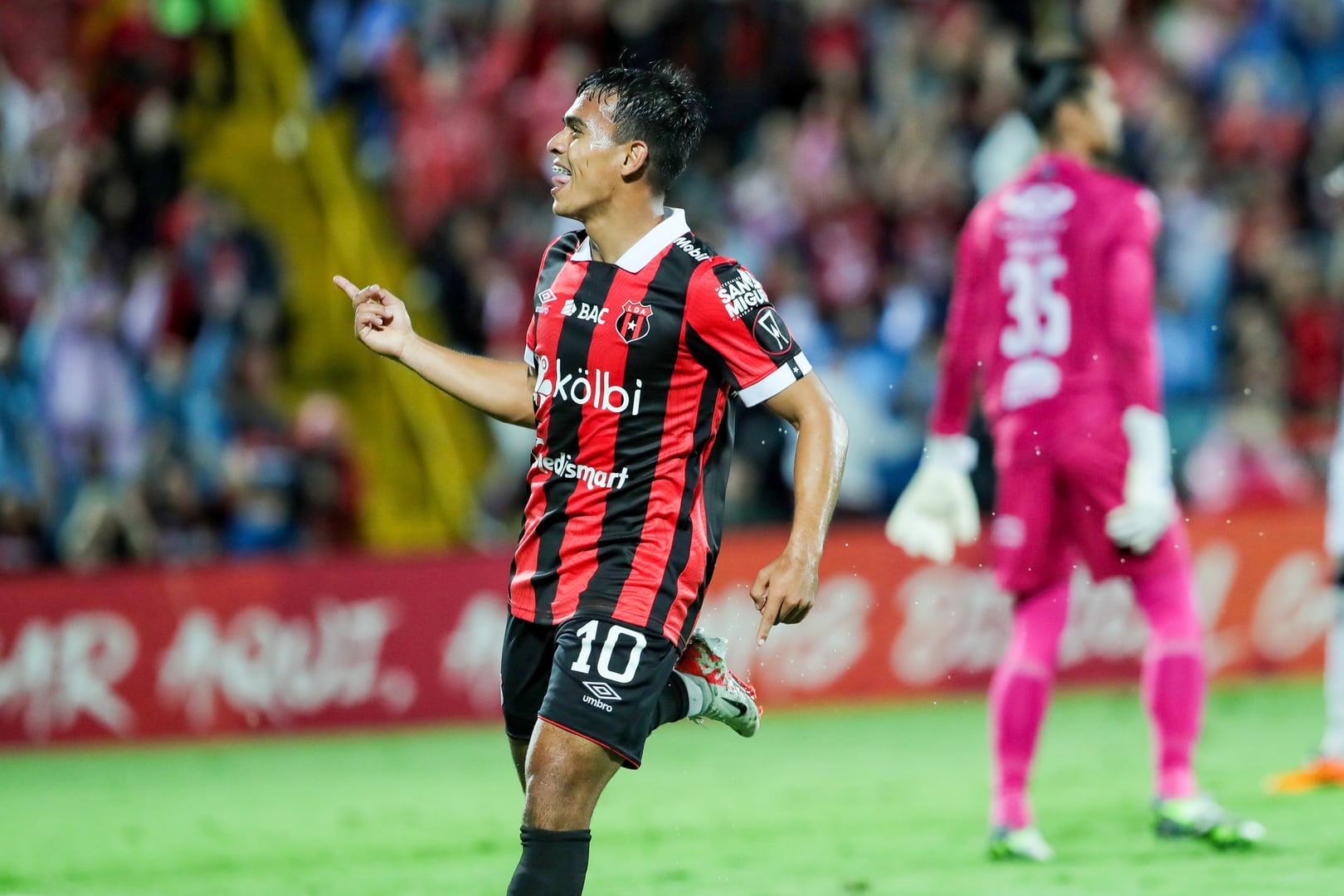 Aarón Suárez ha sido determinante en los partidos de Liga Deportiva Alajuelense en la Copa Centroamericana de Concacaf.
