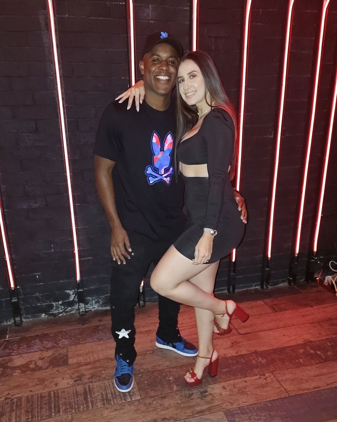 Joel Campbell y su esposa Fernanda Mora