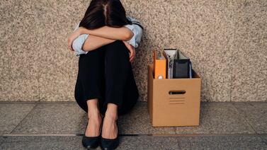 Mujer estuvo 7 meses incapacitada, la grabaron tomando cerveza y esto pasó