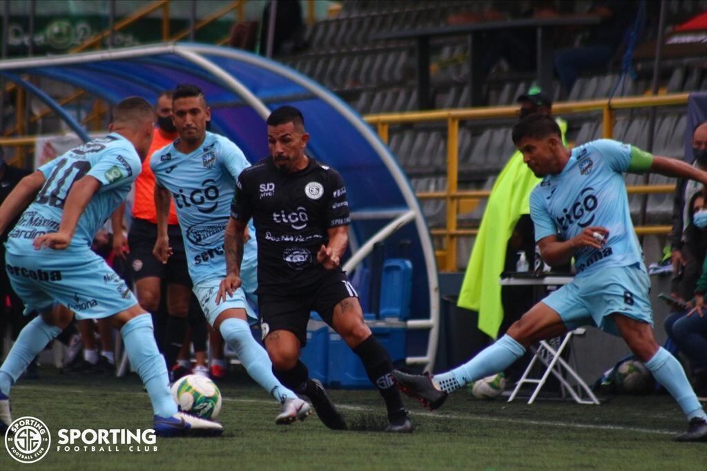 Los jicaraleños no pudieron reaccionar ante el buen fútbol de los josefinos. Prensa Sporting.