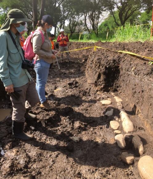 El pasado 12 de agosto el ministerio de Obras Públicas y Transportes (Mopt) le informó al Museo Nacional de un hallazgo arqueológico mientras realizaba los trabajos de construcción del conector entre Barreal de Heredia y la Ruta Uno.