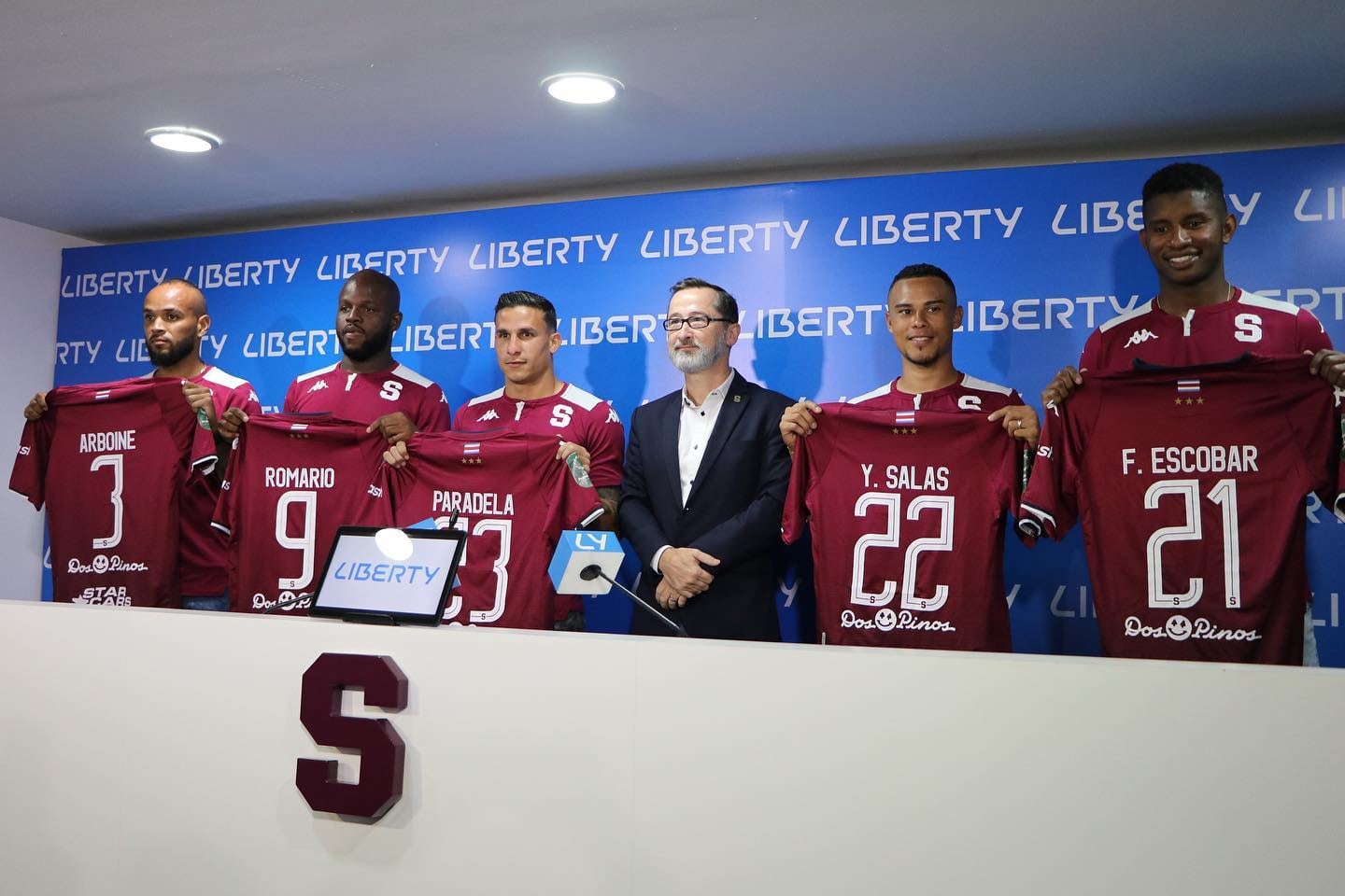 Presentación de los nuevos jugadores del Saprissa. Prensa Saprissa.