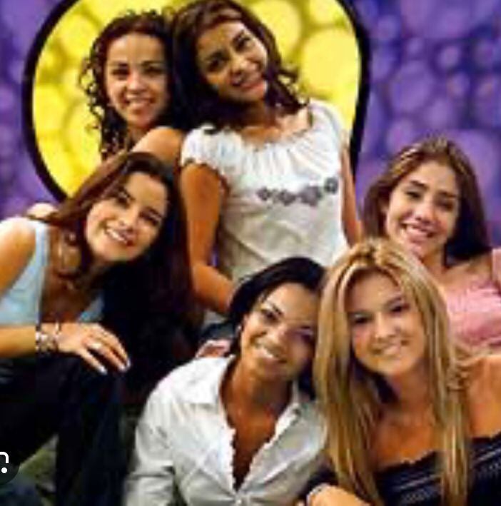 Cantante Arlene Elizondo recordando su época en las Chicas Buba. Cortesía