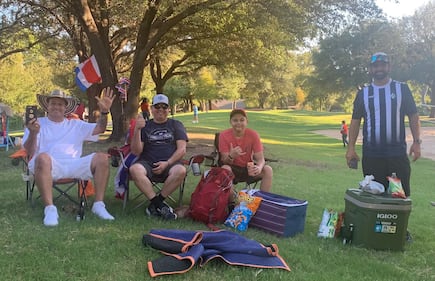 Ticos en Texas se vistieron de blanco, azul y rojo