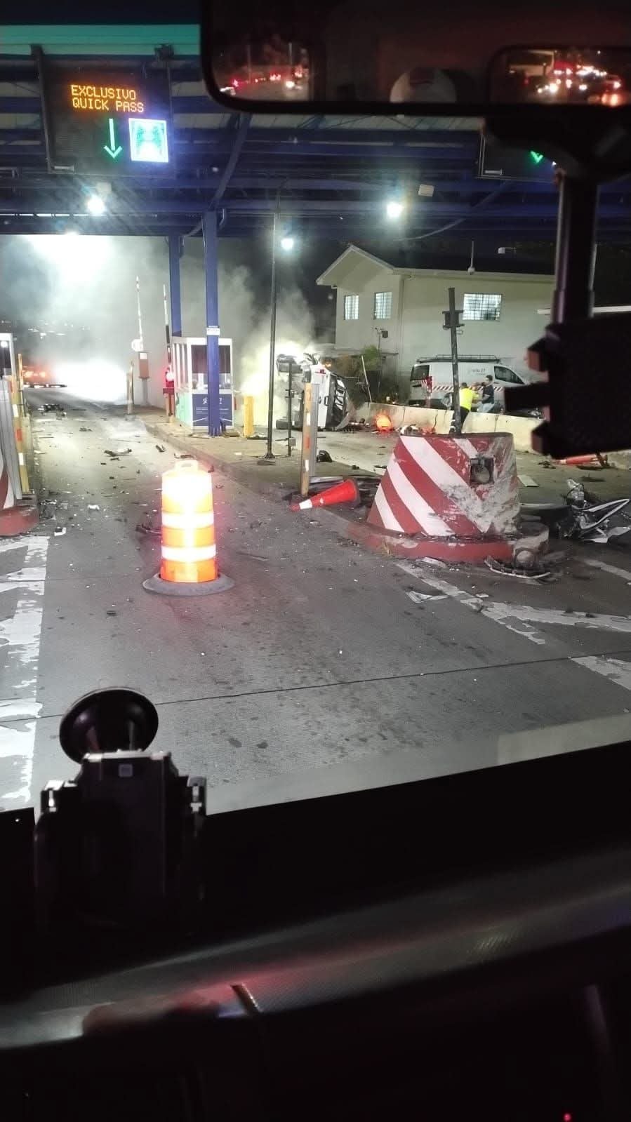 Violenta colisión ocurrió en el peaje de Escazú sobre la ruta 27. Foto: Cortesía