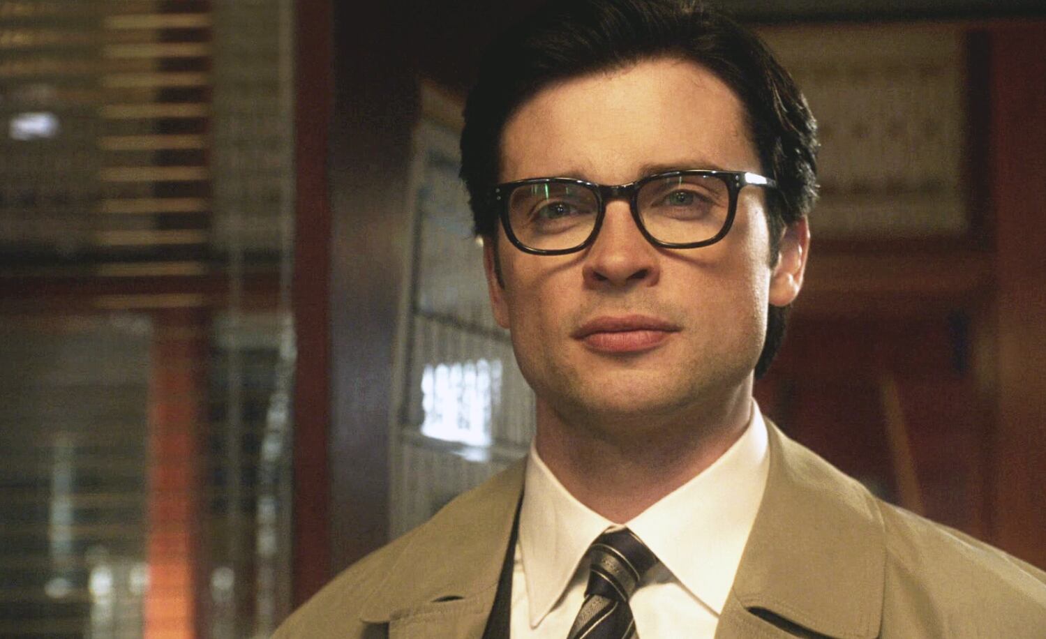 Tom Welling como Clark Kent en la serie 'Smallville', que se estrenó en 2001.