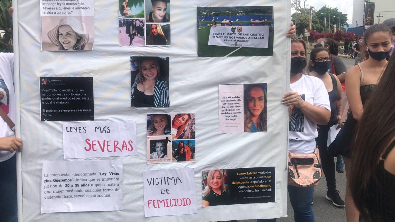 Manifestación en San José por homicidio de Allison Bonilla y otras mujeres asesinadas. Foto Silvia Coto.