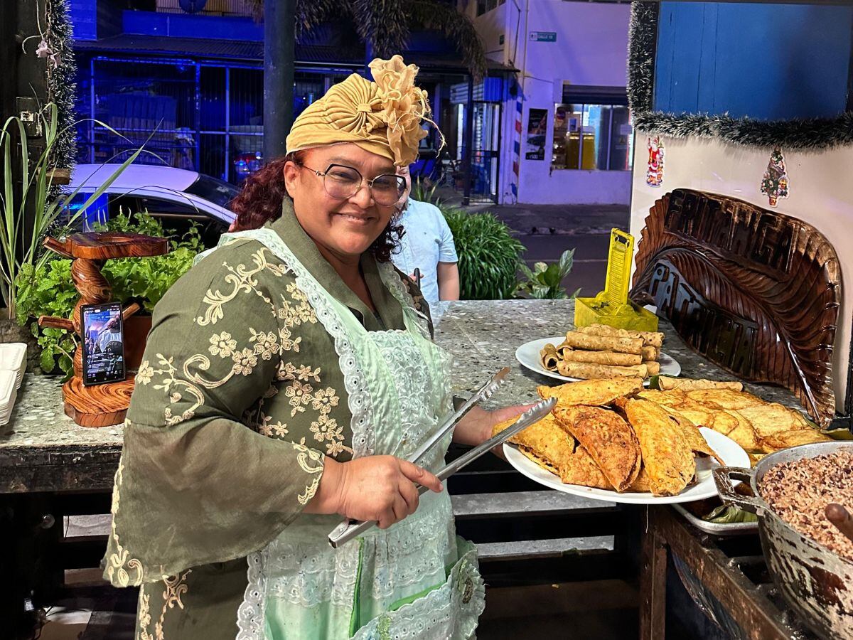 Doña Patricia no tiene filtros en su Tiktok y a la gente le encanta esa frescura.