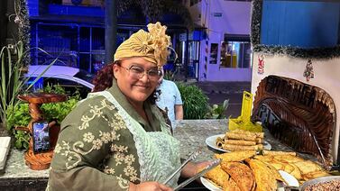 Conozca a “la tía” de las fritangas que genera sensación en TikTok