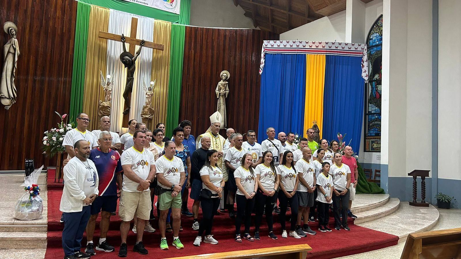 Un grupo de 45 personas inició la romería desde Tilarán, Guanacaste.