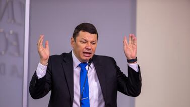 Al exdiputado Óscar López le vaciaron la cuenta bancaria de una forma que nos preocupará a todos