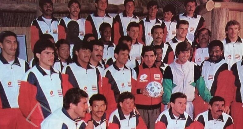 El expresidente Óscar Arias Sánchez ha sido siempre un amante del fútbol y un fiel a la selección nacional