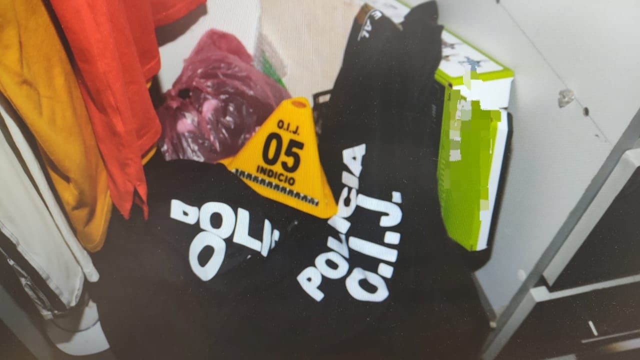 Un adolescente de 17 años fue detenido por agentes del OIJ de La Unión en Linda Vista de Río Azul por ser sospechoso de sembrar terror entre los comerciantes de la zona. Foto: OIJ