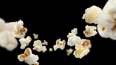 Disfrute de una tarde de película con palomitas, refresco y café gratis