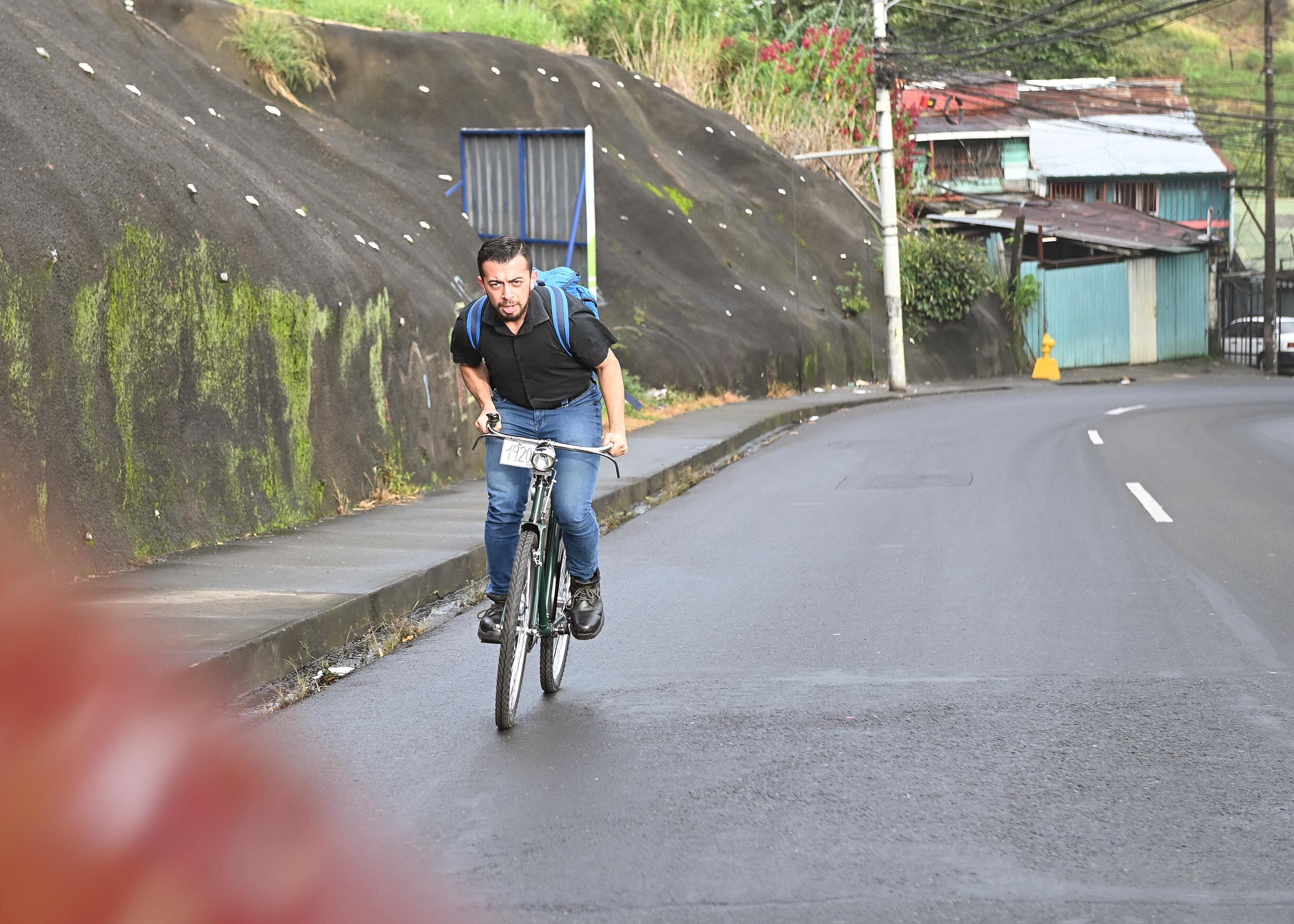 Ángel Mauricio Núñez Montenegro, coleccionista de bicicletas antiguas.