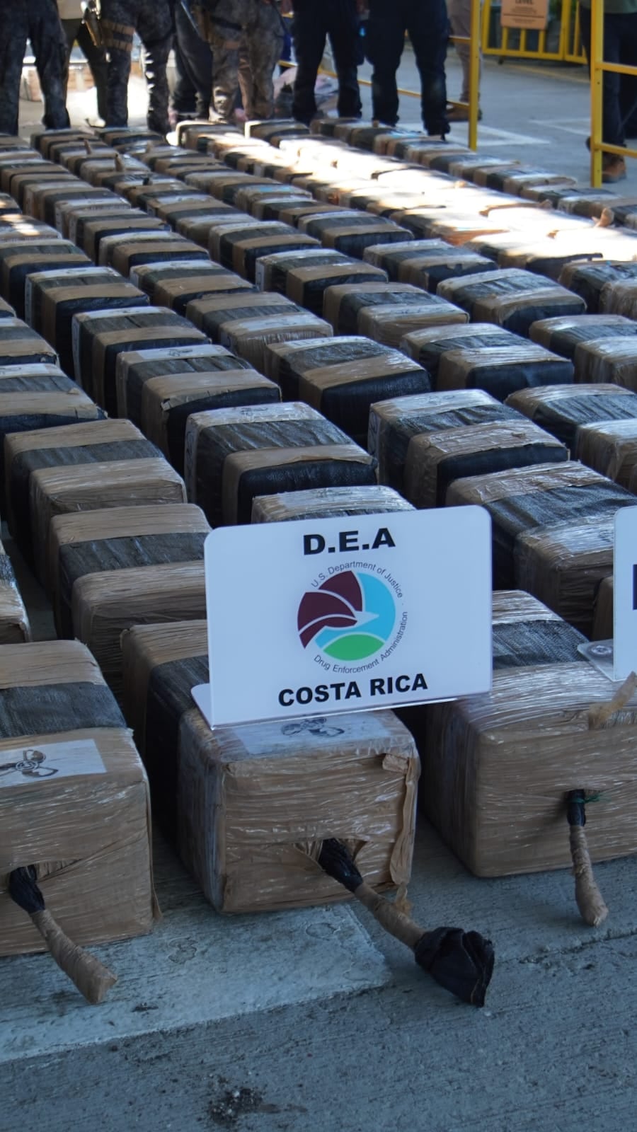 Semisumergible con droga en el Pacífico