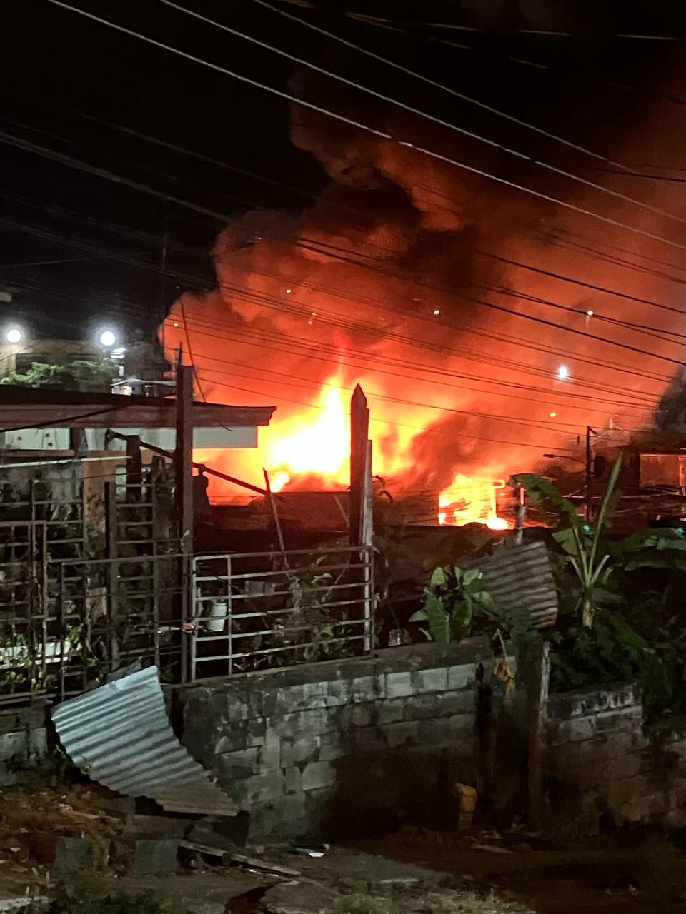 Incendio en Alajuelita. Foto Bomberos.