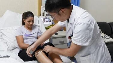 Tica viajó a China por una beca y terminó internada por grave padecimiento