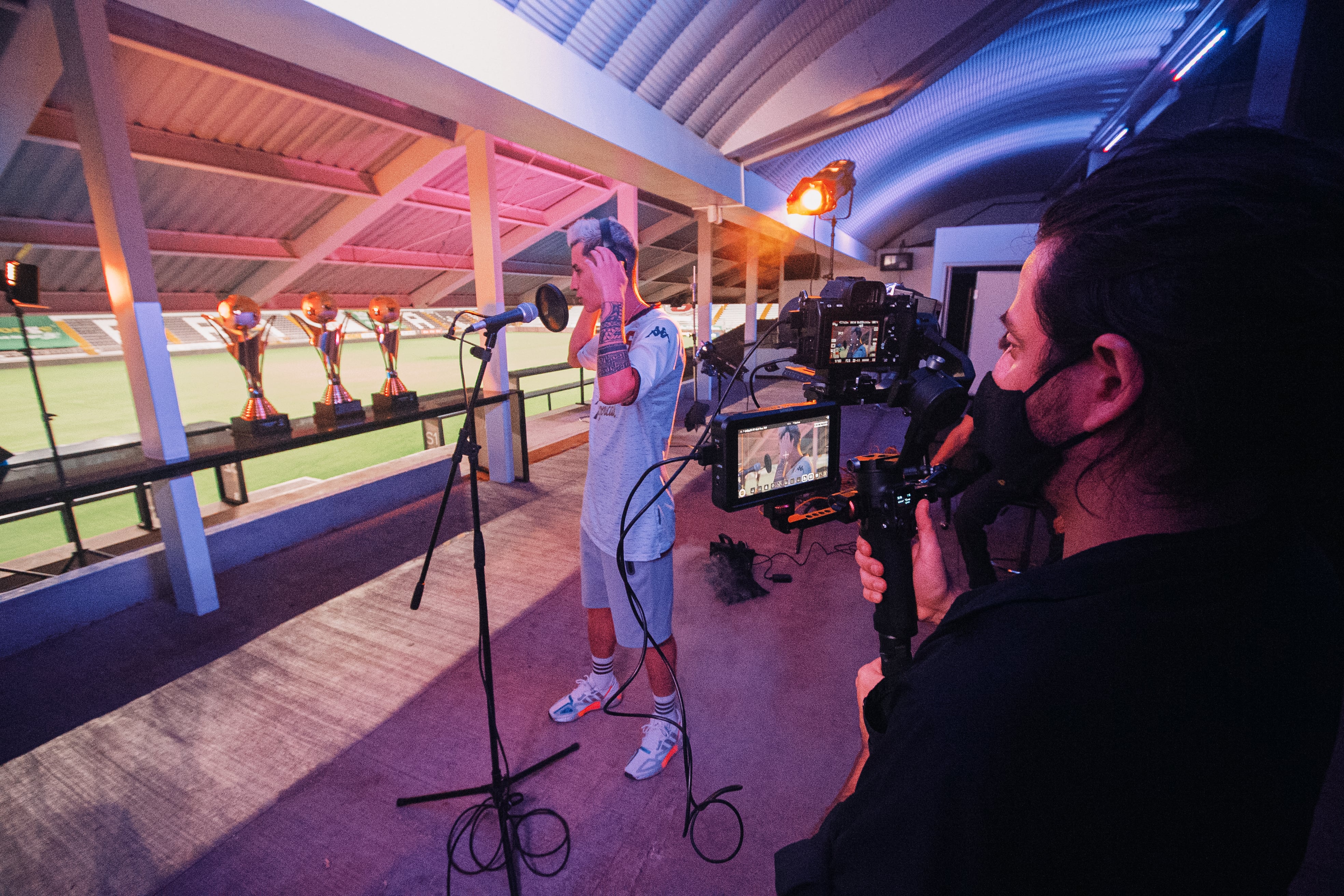 Cantante SNK compuso la canción "Estos colores son mi vida", para el deportivo Saprissa. Cortesía.