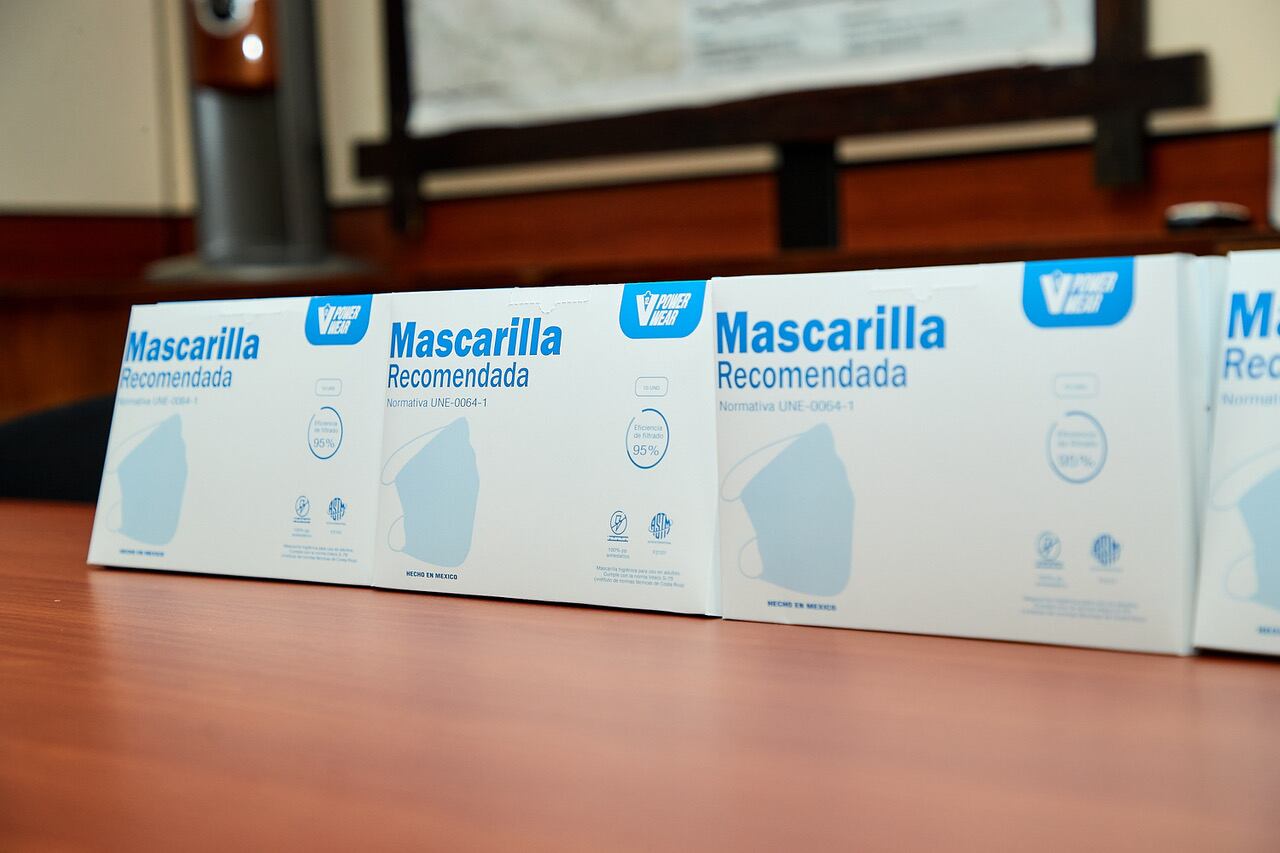 Como una forma de apoyar a la Policía de Tránsito en su labor diaria, la empresa Coauto hizo entrega de 5 mil mascarillas de seguridad de grado quirúrgico