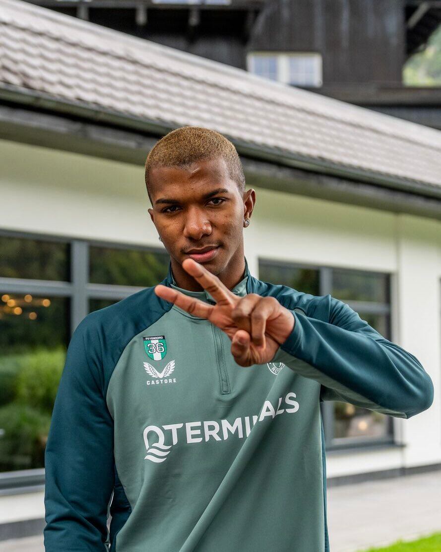 Jeyland Mitchell ya se integró a la pretemporada del Feyenoord. Este fue el movimiento más mediático de Costa Rica. Fotografía: Feyenoord