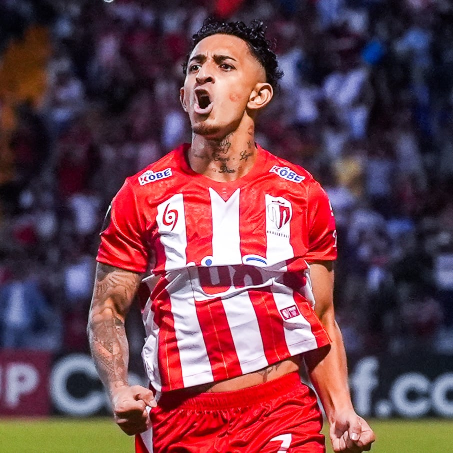 Byron Bonilla celebró a lo grande su primer gol ante Saprissa.