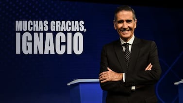 Así lucía Ignacio Santos en sus inicios en el noticiero de Teletica