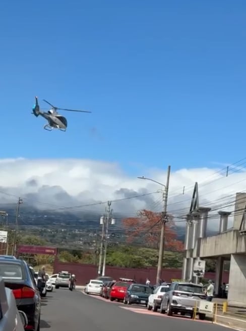 Un helicóptero aterrizó en la explanada oeste del estadio Saprissa, este miércoles.