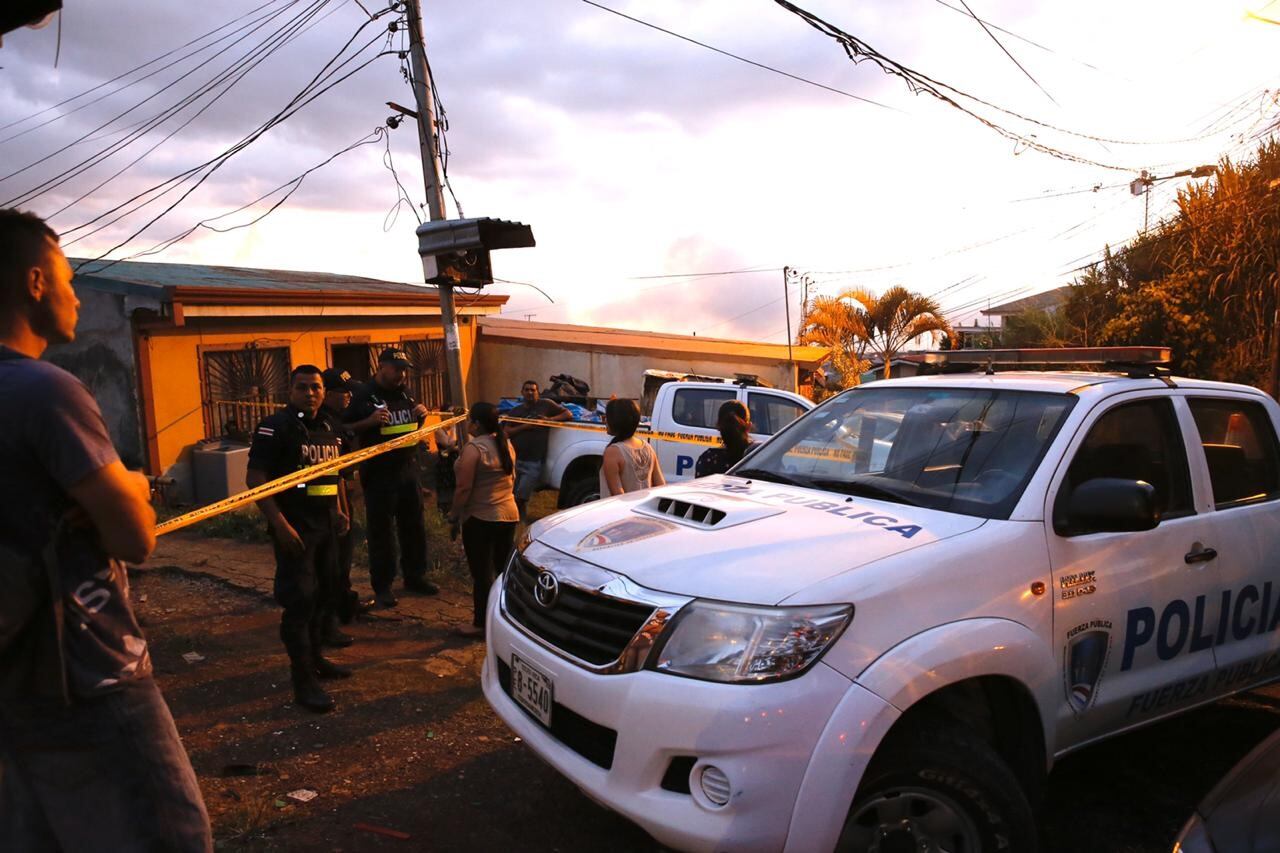 Mujer de 19 años es asesinada por su expareja en San Pablo de Barva Heredia. Foto Mayela López.
