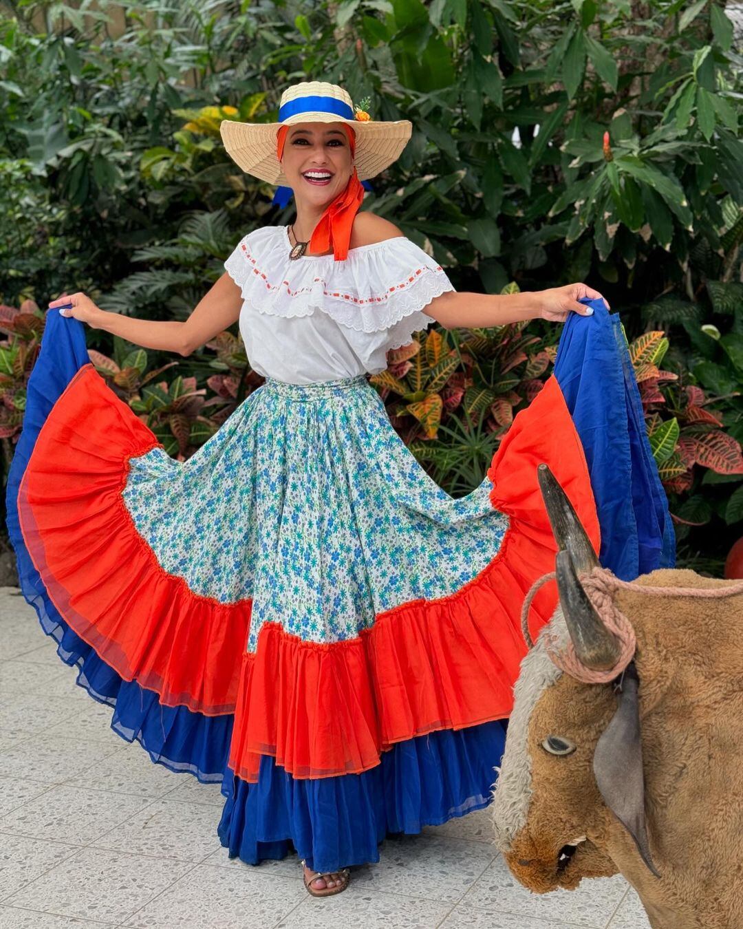 Nancy Dobles, presentadora de Teletica.