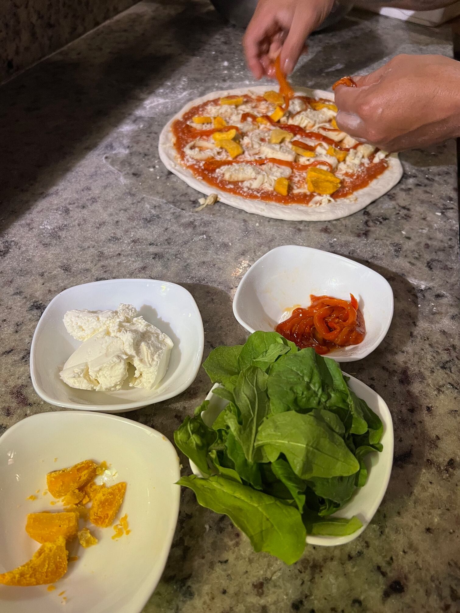 Los 9 de febrero se celebra el Día Mundial de la Pizza, para este 2025 hablamos de la Guapileña, una pizza que tiene pejibaye 100% de guápiles y es hecha en Riverside Pizzería & Gastropub por el chef Gilad Chudler; el negocio es propiedad de Daniel Harris y queda sobre la ruta 32 en San Isidro de Heredia