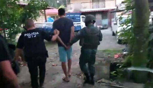 Salazar, de 37 años, es sospechoso de matar a Dwight Stanley Hodgson, de 42 años en un restaurante en Limón. Foto: OIJ