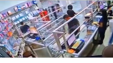 Video muestra el momento del asalto a farmacia en Liberia y la fuga del sospechoso