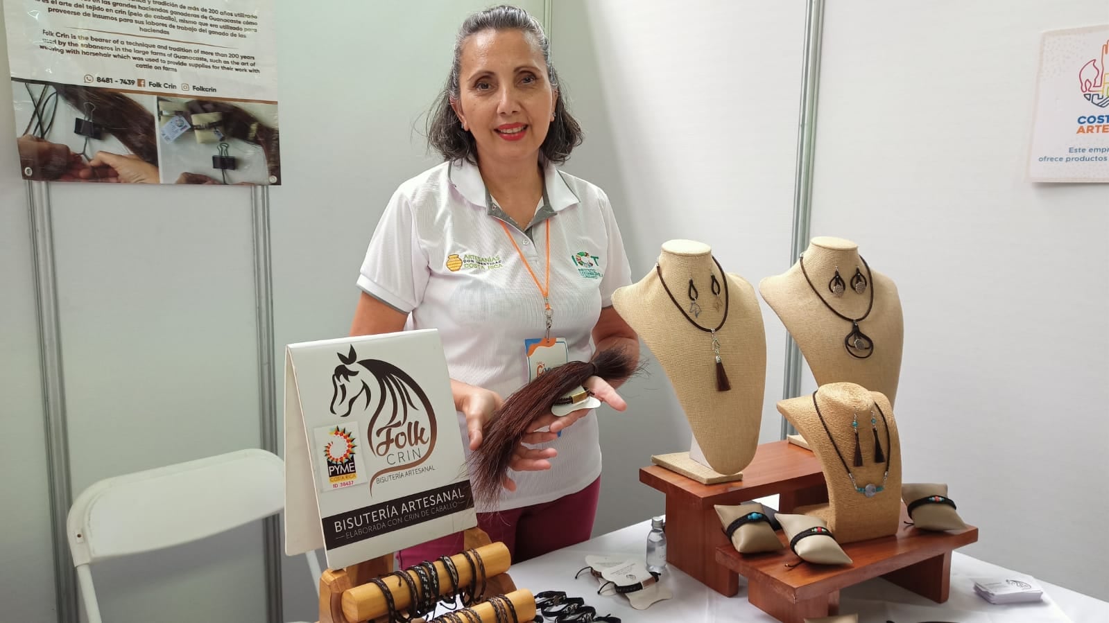 ¿Artesanías a base del pelo de caballo?, conozca los bellos productos que ofrece una emprendedora
