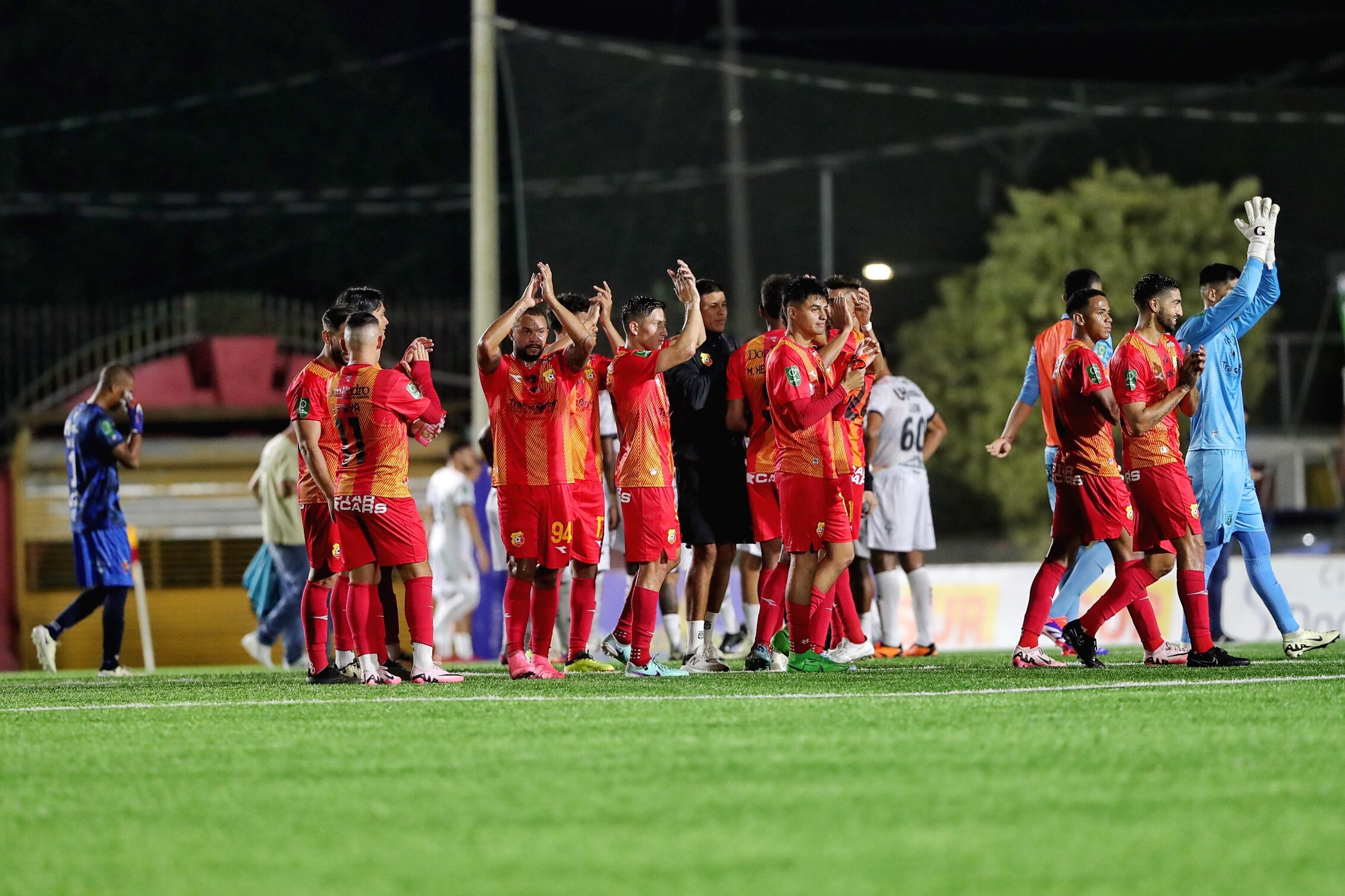 23/07/2024/ Juego entre Club Sport Herediano vs Puntarenas FC por la fecha 2 del torneo Apertura 2024 de la Liga Promerica en el estadio Carlos Alvarez de Santa Bárbara de Heredia / Foto John Durán
