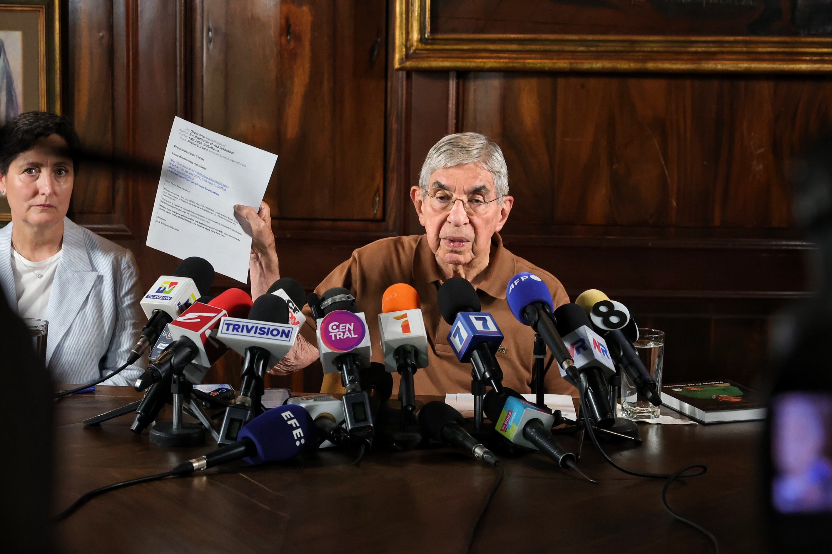 Conferencia de prensa brindada por el señor Ex Presidente de la República de Acosta Rica en relación a la cancelación de la visa americana / Foto John Durán