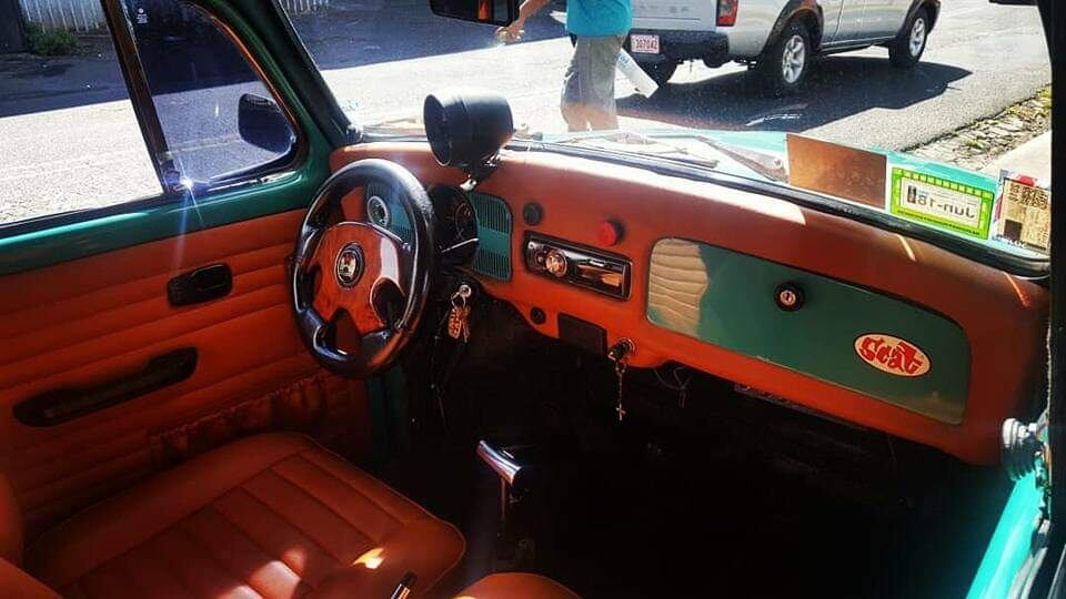 Volkswagen 1975 de Esteban Ramírez, vecino de ALajuela. Foto: Cortesía