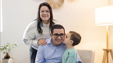 Elías Alvarado, de Telenoticias, recibió un detallazo en un día muy especial para él