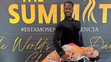 (Video) Lynda Díaz ganó un trofeo más en competencia de salsa y su felicidad contagia